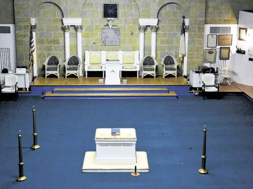 Freemason Temple, Twin Pillars